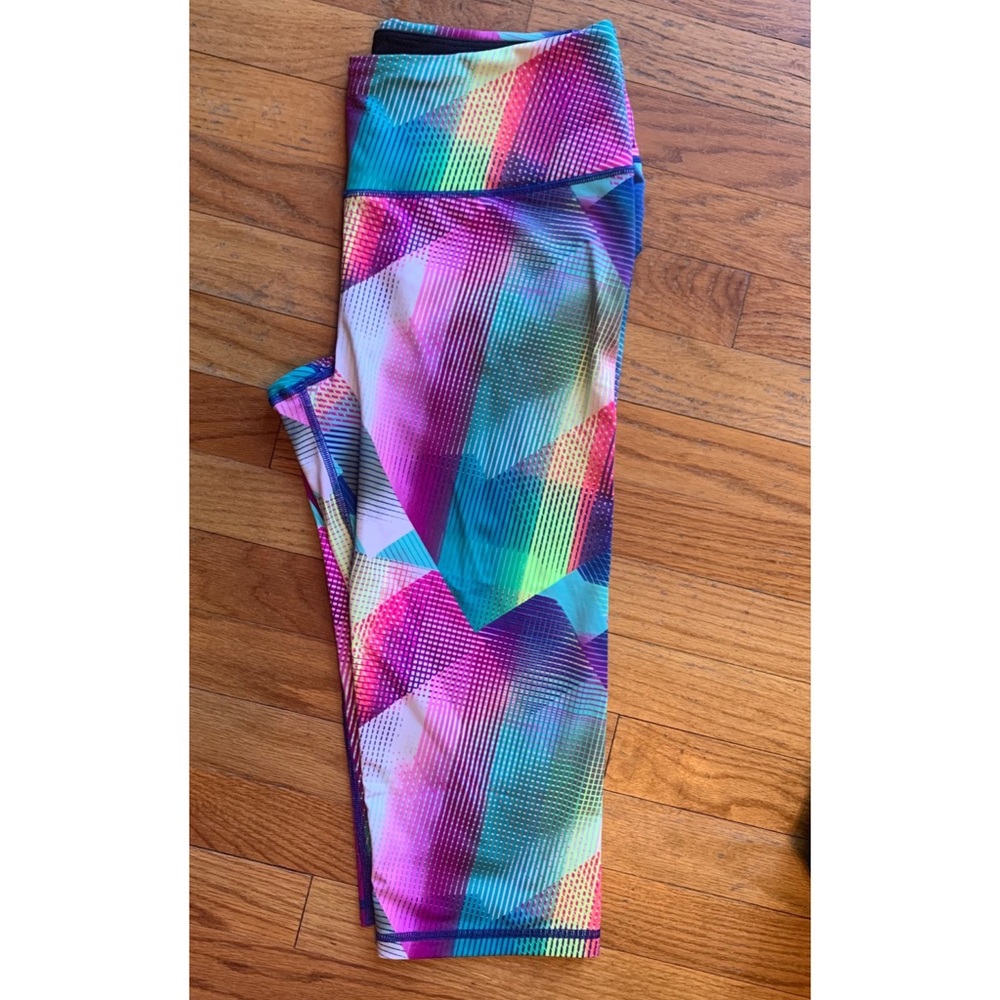 Victoria Sport knockout Capri leggings